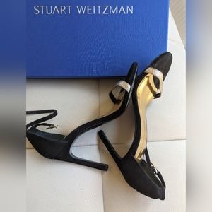 Stuart Weitzman black gold thin straps heel size 5